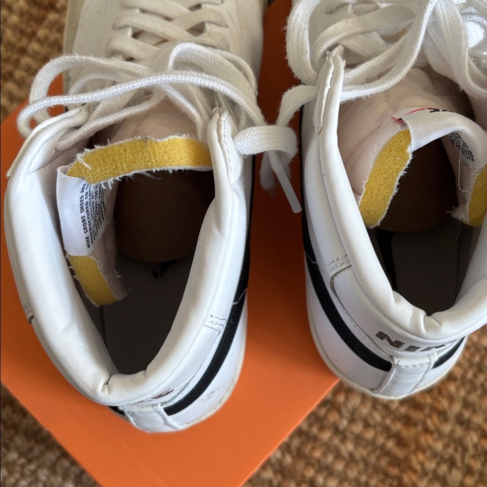 Nike White and Black Blazer Mid ‘77 Vintage - Picture 5 of 7